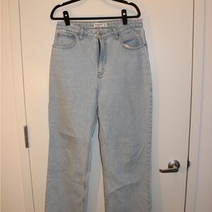 Abercrombie & Fitch High Rise 90s Relaxed Jean - Size 31 Long - Color Light
